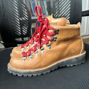 Gently used Danner women’s mountain boots size 8.5